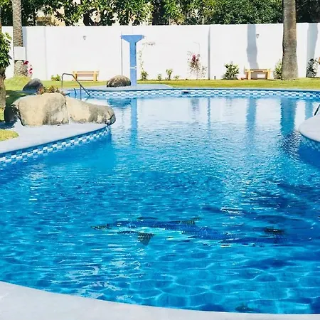 Colon Pool View Apartment
